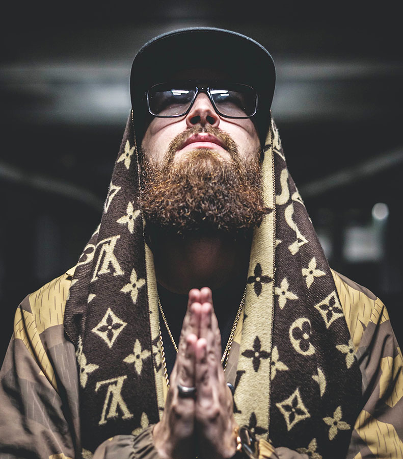 Understanding The Background of Fashion