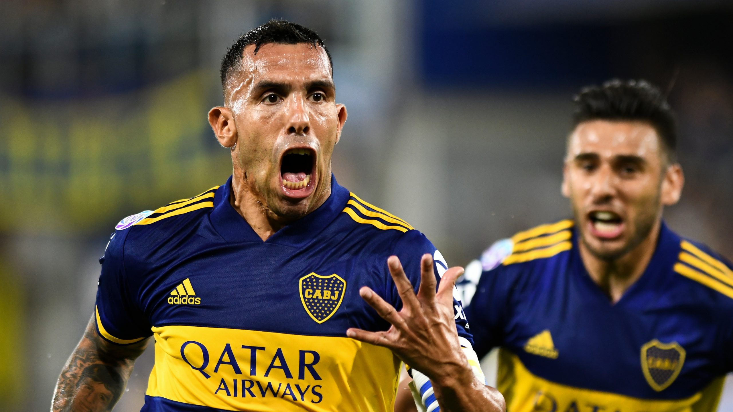 CON LA VUELTA DE TEVEZ, BOCA VISITA AL LÍDER INVICTO VÉLEZ