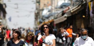 ISRAEL: SUSPENDE EL USO DE TAPABOCAS EN ESPACIOS AL AIRE LIBRE