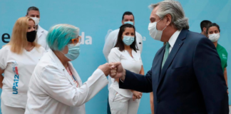 FERNÁNDEZ ANUNCIÓ UN BONO POR 6.500 PESOS PARA PERSONAL DE SALUD