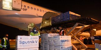 AHORA: LLEGÓ UN VUELO CON 709 MIL SPUTNIK V Y MAÑANA PARTE OTRO A MOSCÚ
