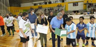 LA SELECCIÓN ARGENTINA DE TALLA BAJA SE ENTRENÓ EN EL ESTADIO CUBIERTO DE LA COLONIA