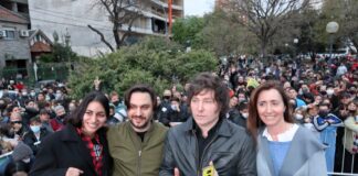 MILEI RELANZA SU CAMPAÑA CON CLASES DE ECONOMÍA EN LOS BARRIOS DE LA CIUDAD DE BUENOS AIRES