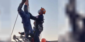 QUISO ROBAR CABLES DE COBRE, SE ELECTROCUTÓ Y QUEDÓ COLGADO DOS HORAS HASTA QUE LO RESCATARON