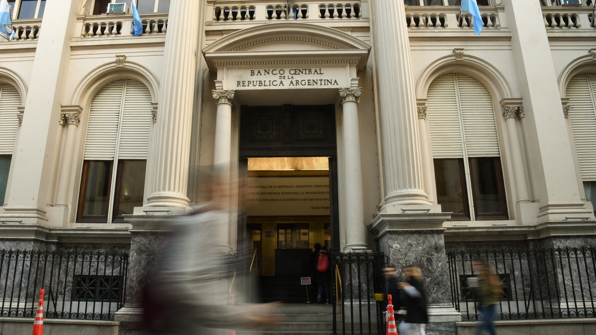 EL DÓLAR CCL CAYÓ 15,8% Y LOS FUTUROS RETROCEDIERON 29,5%, EL PRIMER DÍA POST ELECCIONES