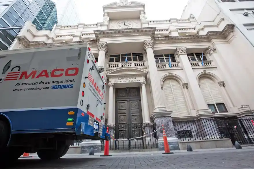 DOLAR: POR EL LITIO, EL BANCO CENTRAL VOLVIÓ A COMPRAR RESERVAS LUEGO DE SIETE RUEDAS