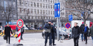 UN TIROTEO EN EL CENTRO DE PRAGA DEJÓ 15 MUERTOS Y 25 HERIDOS