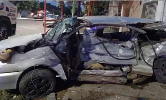 FATAL ACCIDENTE EN LOS BARRILES UN JOVEN FALLECIÓ AL CHOCAR CONTRA CAMIÓN ESTACIONADO.