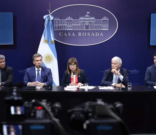 LA MAFIA DE LOS PLANES