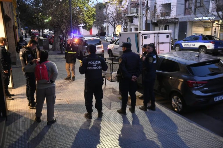 FEMICIDIO EN CÓRDOBA: DISCUTIÓ CON SU PAREJA Y LA MATÓ CON UN CUCHILLO