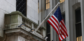 COLAPSO GLOBAL EN LOS MERCADOS FINANCIEROS POR NUEVA ESCALADA COMERCIAL ENTRE ESTADOS UNIDOS Y CHINA