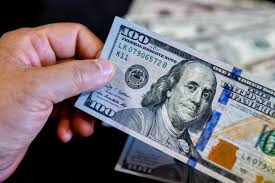 FIN DEL CEPO CAMBIARIO: EN MENDOZA HAY POCA DEMANDA DE DÓLAR OFICIAL EN LOS BANCOS