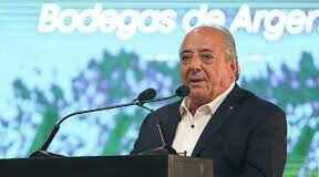 EMPRESARIOS DEL VINO APOYAN LA REESTRUCTURACIÓN DEL INV