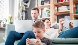 “EL CELULAR ES UNA ADICCIÓN: ALERTA POR EL AUMENTO DE CONSUMOS EN JÓVENES”