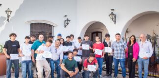 ENTREGARON CERTIFICADOS A ALUMNOS DE ESCUELAS TÉCNICAS, PASANTES EN LA COMUNA