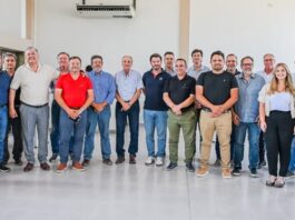 SAN MARTÍN ENTREGA VIVIENDAS Y AVANZA EN UN ACUERDO REGIONAL CLAVE CON MUNICIPIOS DE RÍO NEGRO