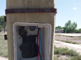 VANDALISMO SIN FRENO: ROMPIERON POR TERCERA VEZ LA PILASTRA DE LA PLAZA DEL BARRIO VENIER