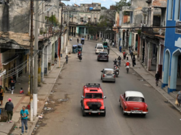 CUBA EN EMERGENCIA: APAGONES MASIVOS, VUELOS SUSPENDIDOS Y UNA MONEDA EN CAÍDA LIBRE