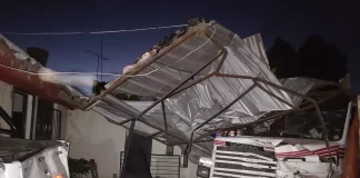CAMIÓN SE QUEDÓ SIN COMBUSTIBLE, PERDIÓ EL CONTROL Y TERMINÓ DENTRO DE UNA CASA EN SAN MARTÍN