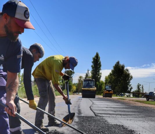 AVANZAN LAS OBRAS DE ASFALTO EN EL LATERAL DEL ACCESO SUR EN LUJÁN DE CUYO