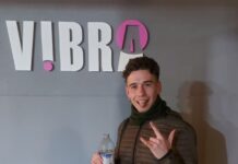 SOS TAN ROSADO PRESENTÓ SU MÚSICA EN MODO RANDOM Y ADELANTÓ NUEVAS CANCIONES PARA EL INVIERNO