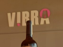 “INCLUSO”: LA ESCUELA LEONOR FERREYRA Y EL IRID PRESENTARON EL PRIMER VINO INCLUSIVO HECHO POR ESTUDIANTES