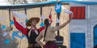RIVADAVIA REALIZÓ EL ACTO OFICIAL POR EL DÍA DE LA INDEPENDENCIA