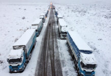 UN CAMIONERO BRASILEÑO CONTÓ CÓMO VIVE LA ESPERA EN LA RUTA 7